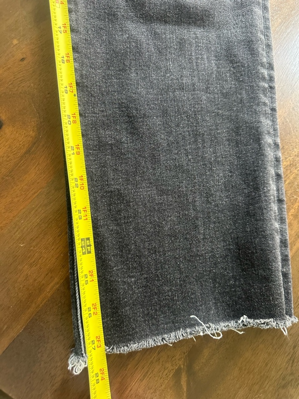 Evereve Women’s The Ever Straight Jeans - Charcoal Gray Distressed Hem Sz 32 - Picture 6 of 8